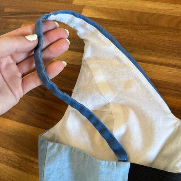 BCBGeneration Crop Top - Picture 8 of 8